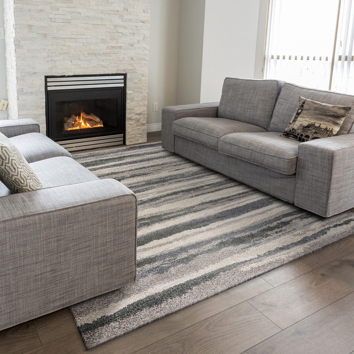 39 X 63 Grey Polypropylene Rug