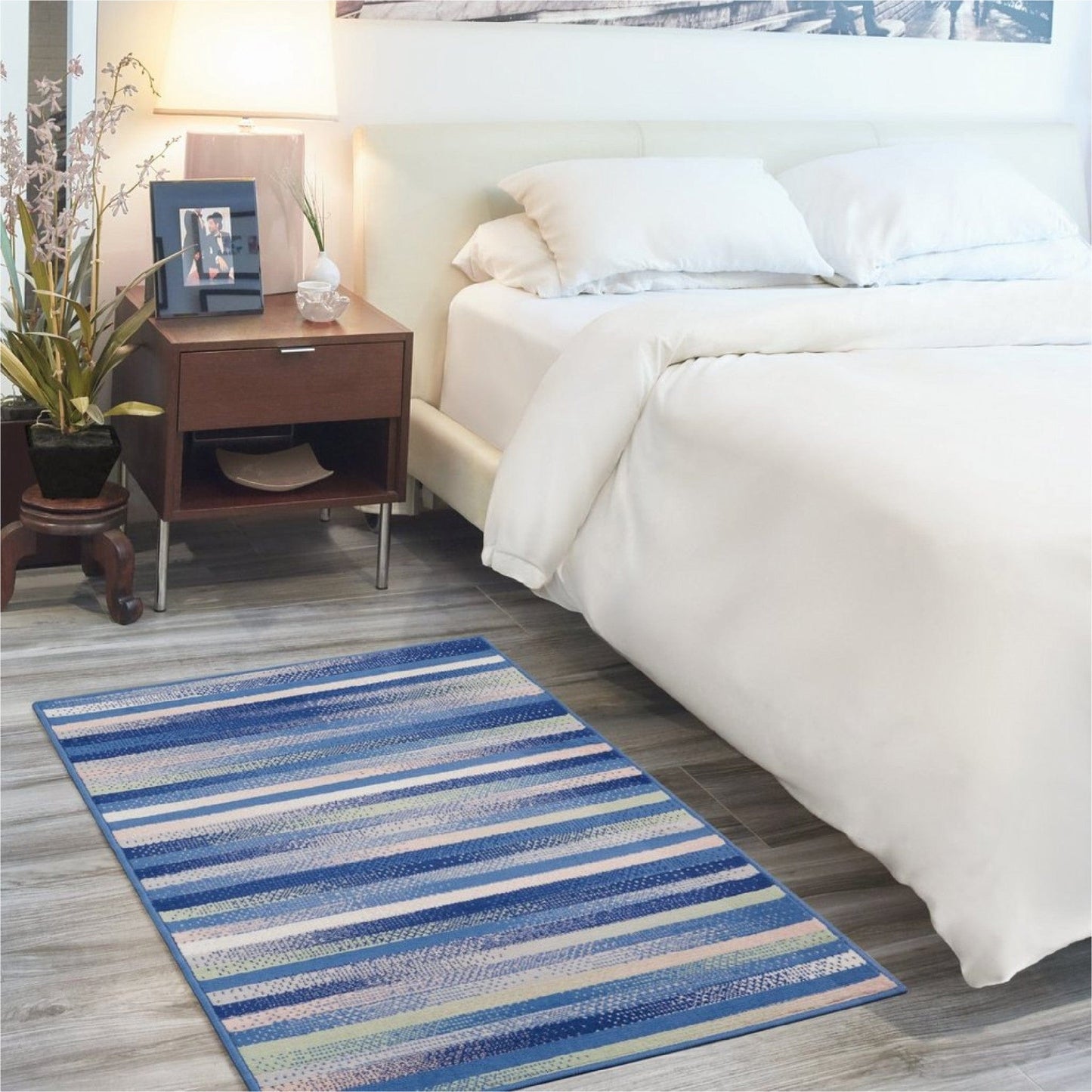 4’ X 6’ Blue And Ivory Halftone Stripe Area Rug