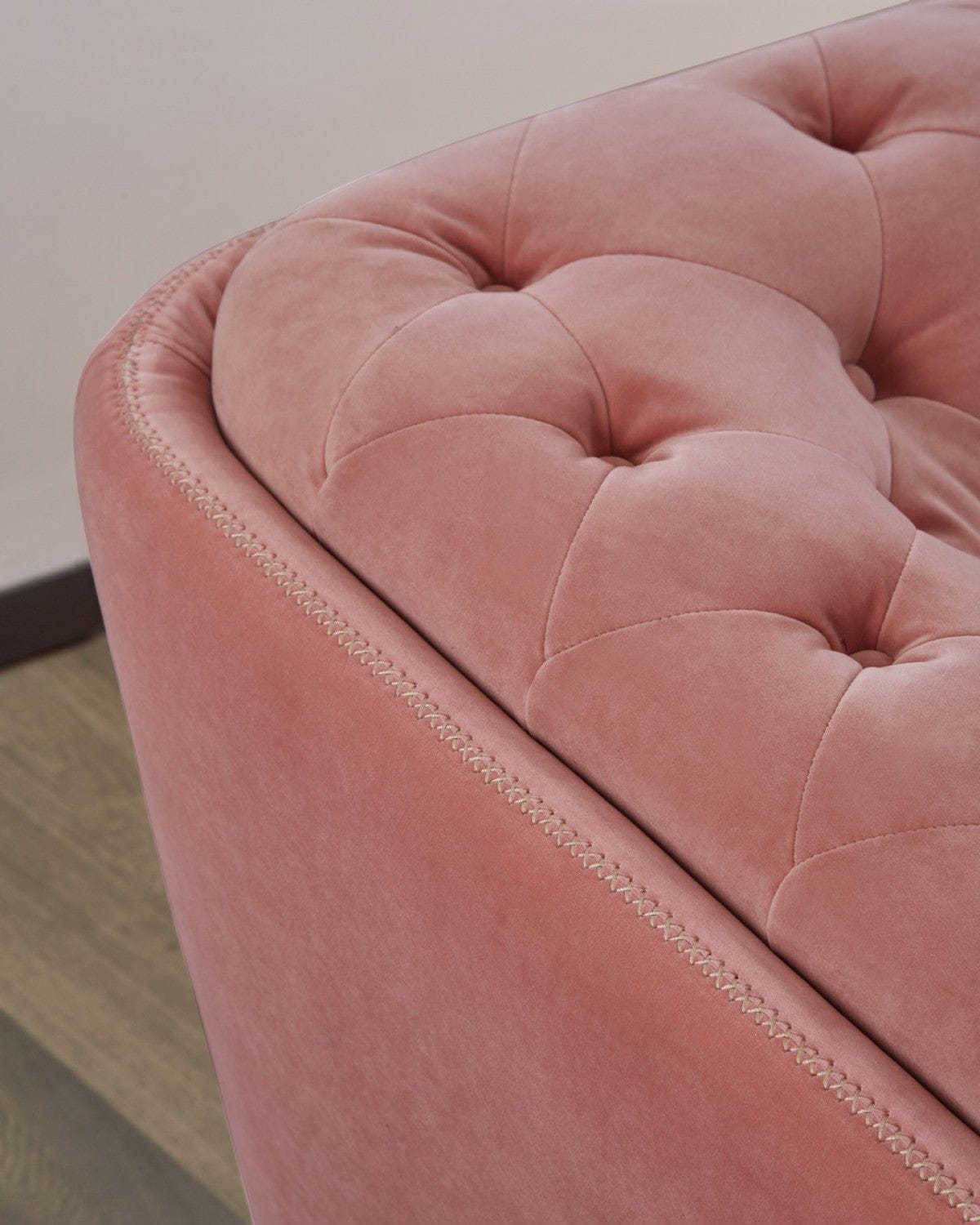 Stylish Pink Velvet Loveseat With Diamond Tufts