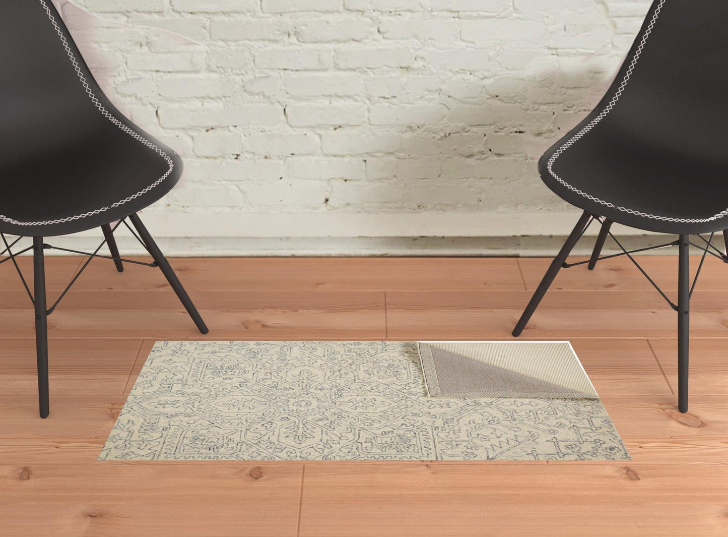 5' X 8' Ivory And Gray Wool Floral Tufted Handmade Stain Resistant Area Rug