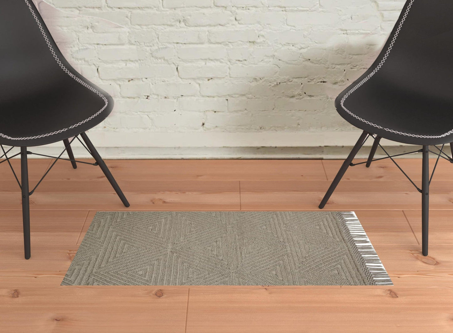 4' X 6' Gray Wool Geometric Hand Woven Area Rug With Fringe