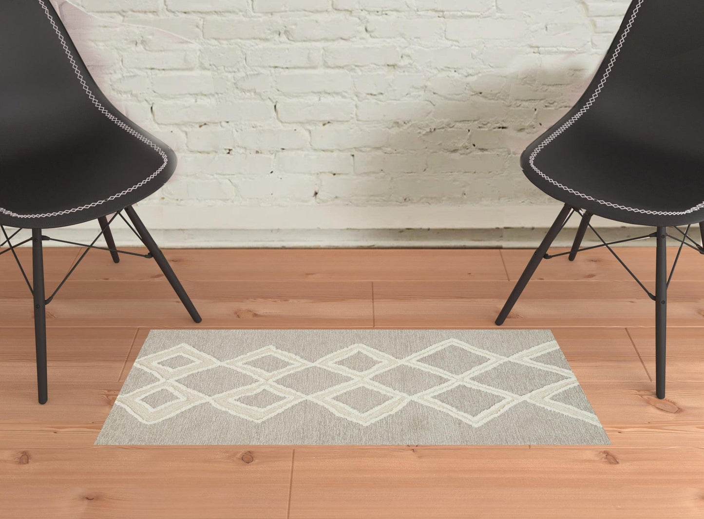 4' X 6' Gray And Ivory Wool Geometric Tufted Handmade Stain Resistant Area Rug