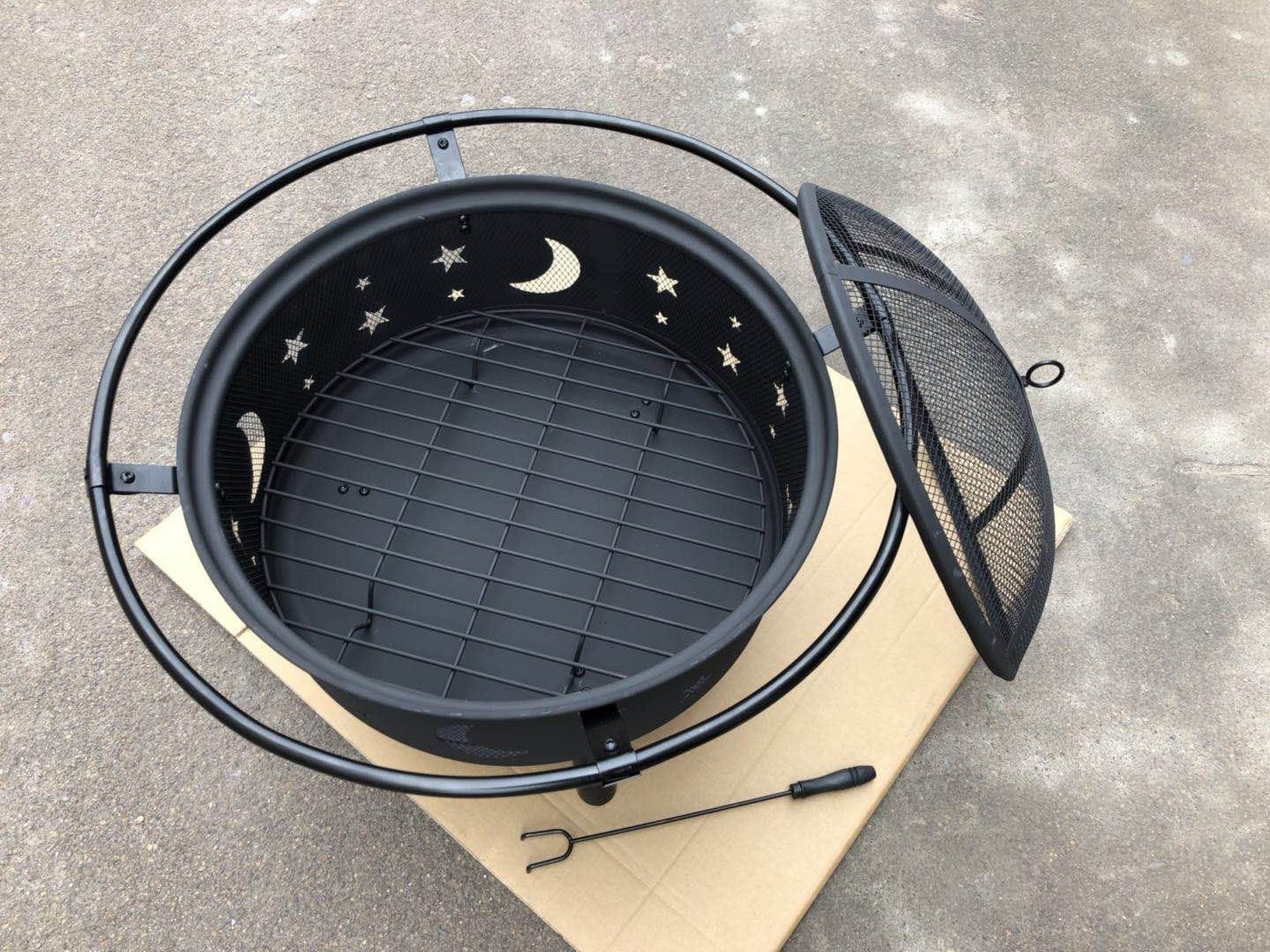 30" Fire Pit With Charcoal Grill And Spark Screen