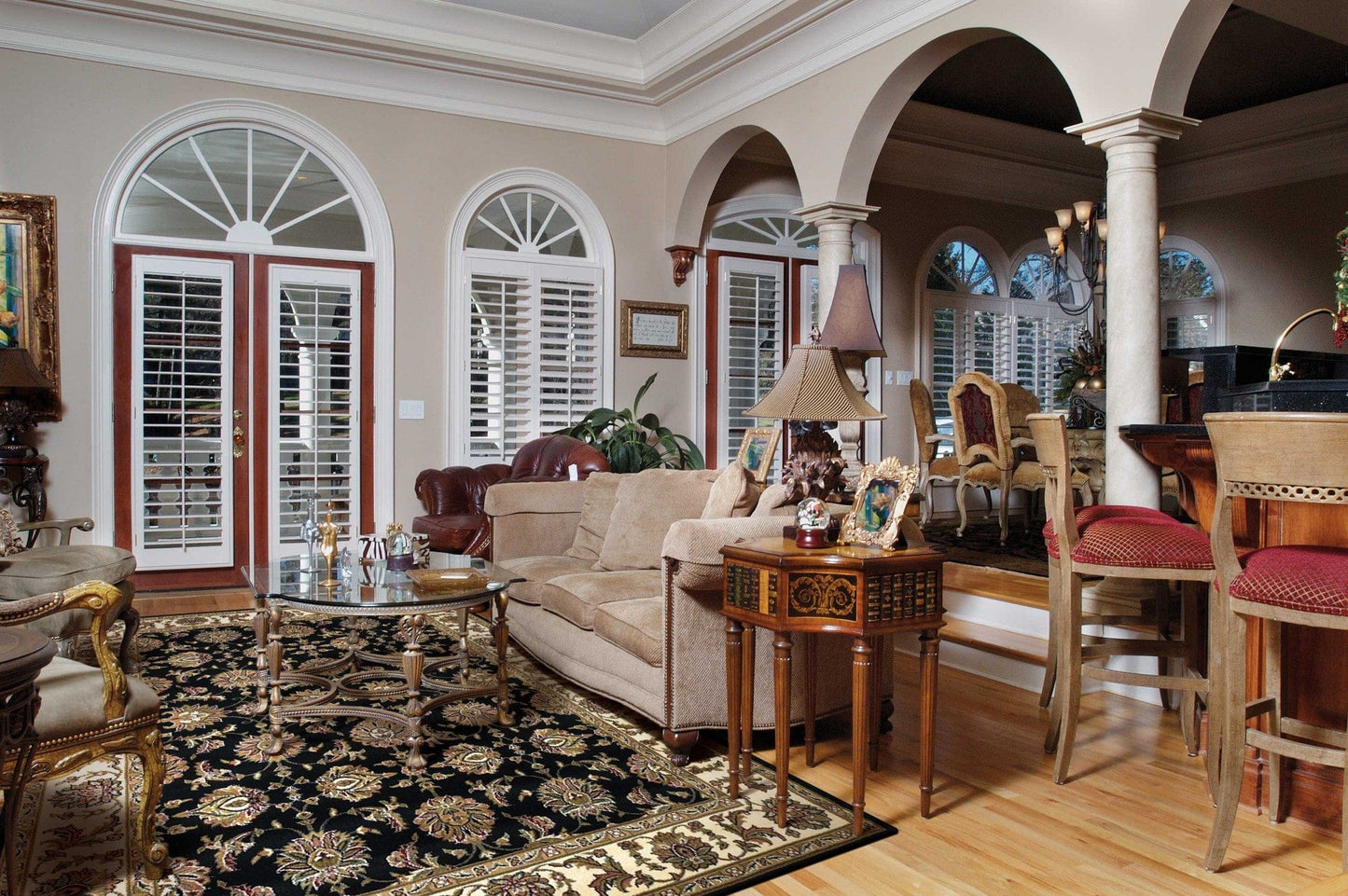 10'X13' Black Ivory Machine Woven Floral Traditional Indoor Area Rug