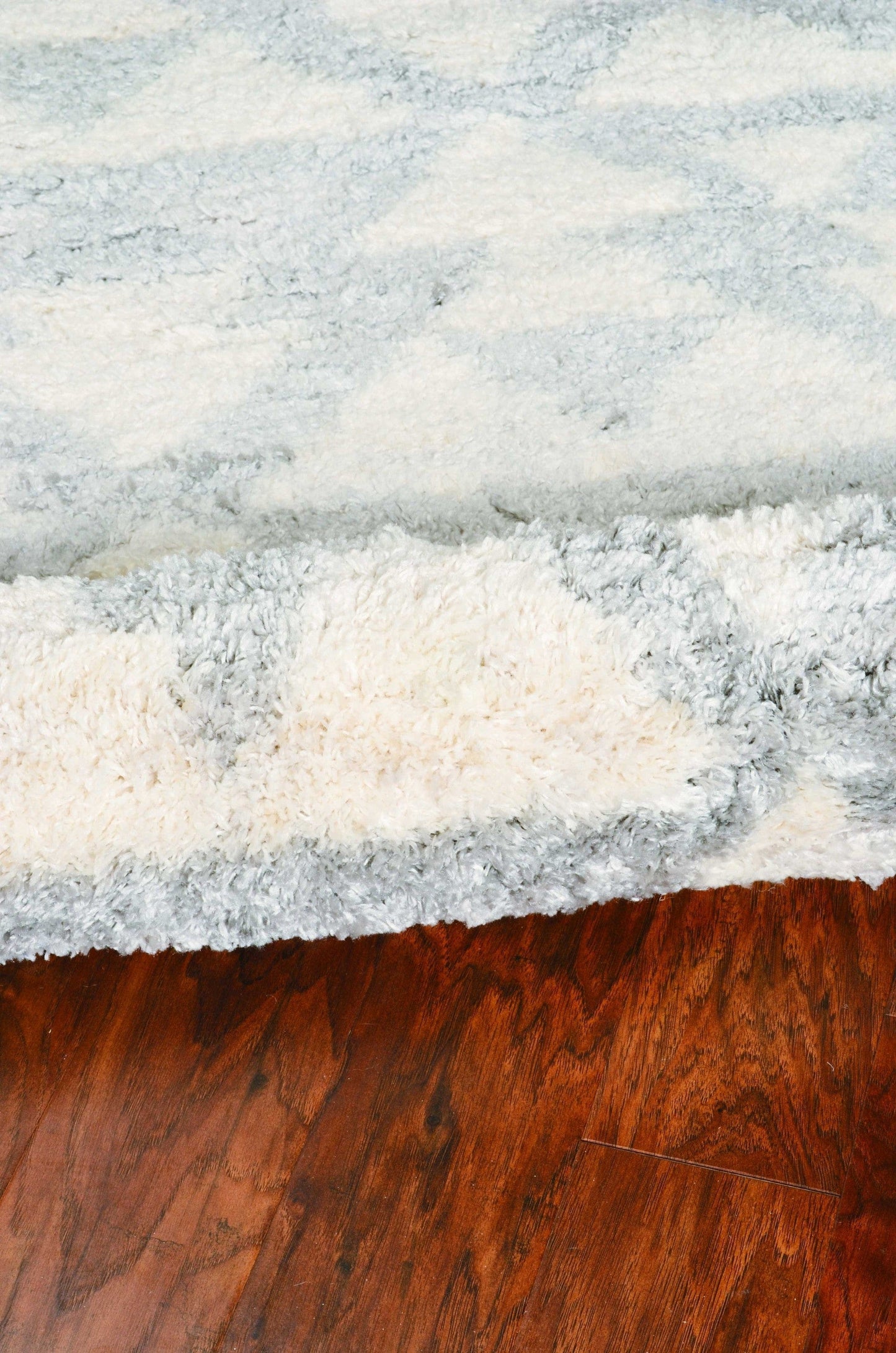 8' X 13'  Extra Soft Geometric Design Ivory And Blue Area Rug