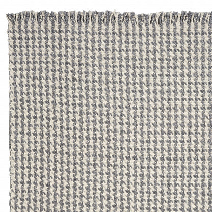 7' X 9'  Wool Ivory Or Grey Area Rug