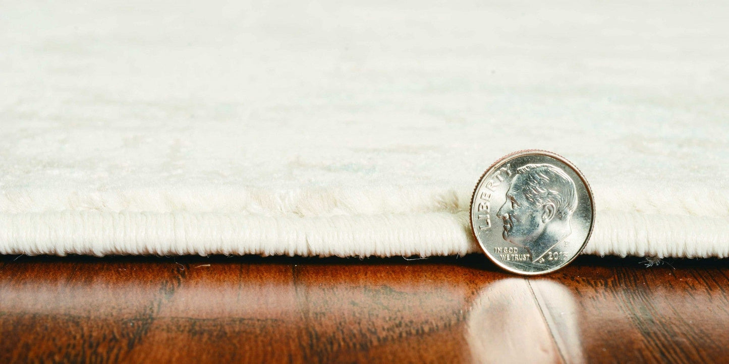 8' X 13'  Extra Soft Geometric Design Ivory And Blue Area Rug