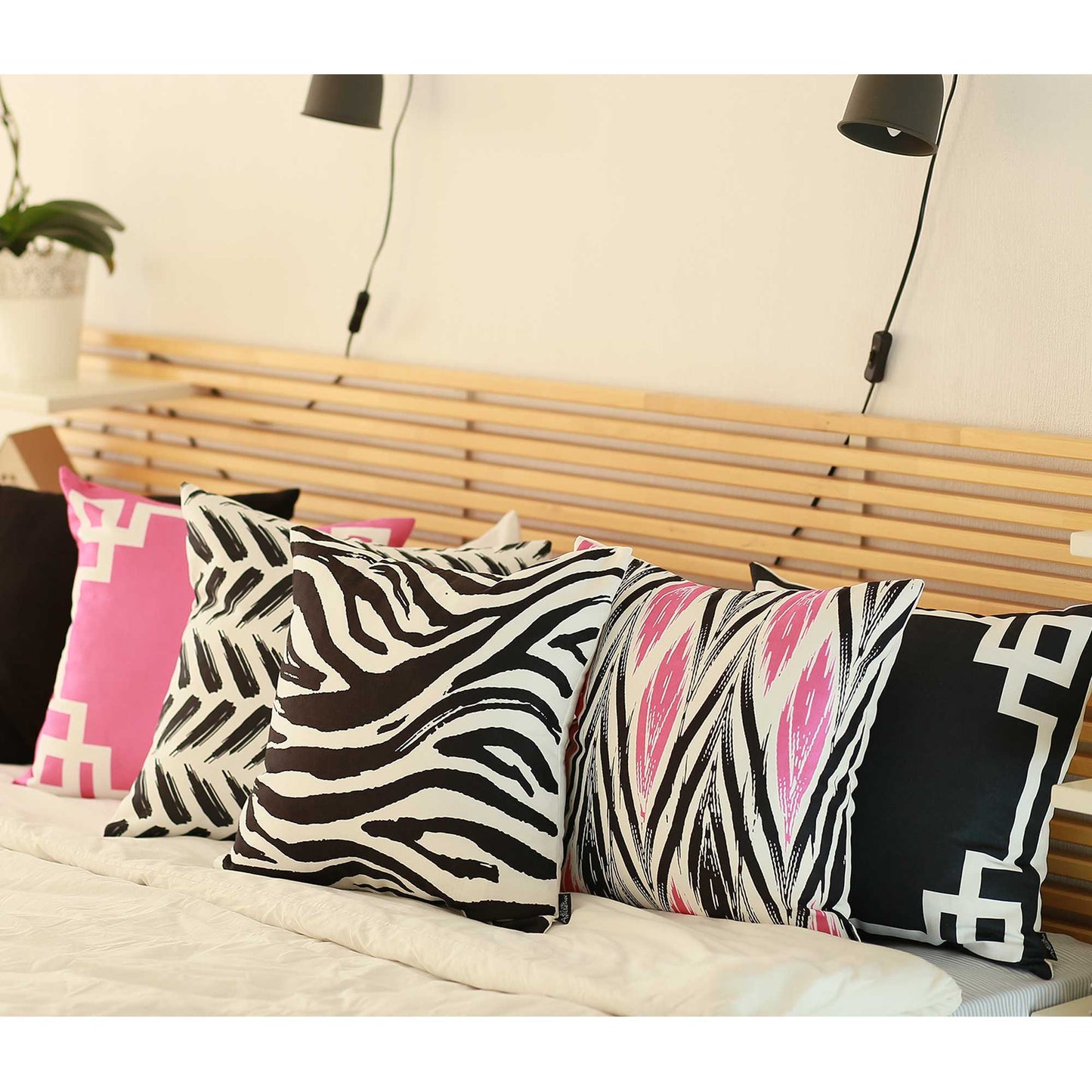 Black And White Geometric Decorative Throw Pillow Cover