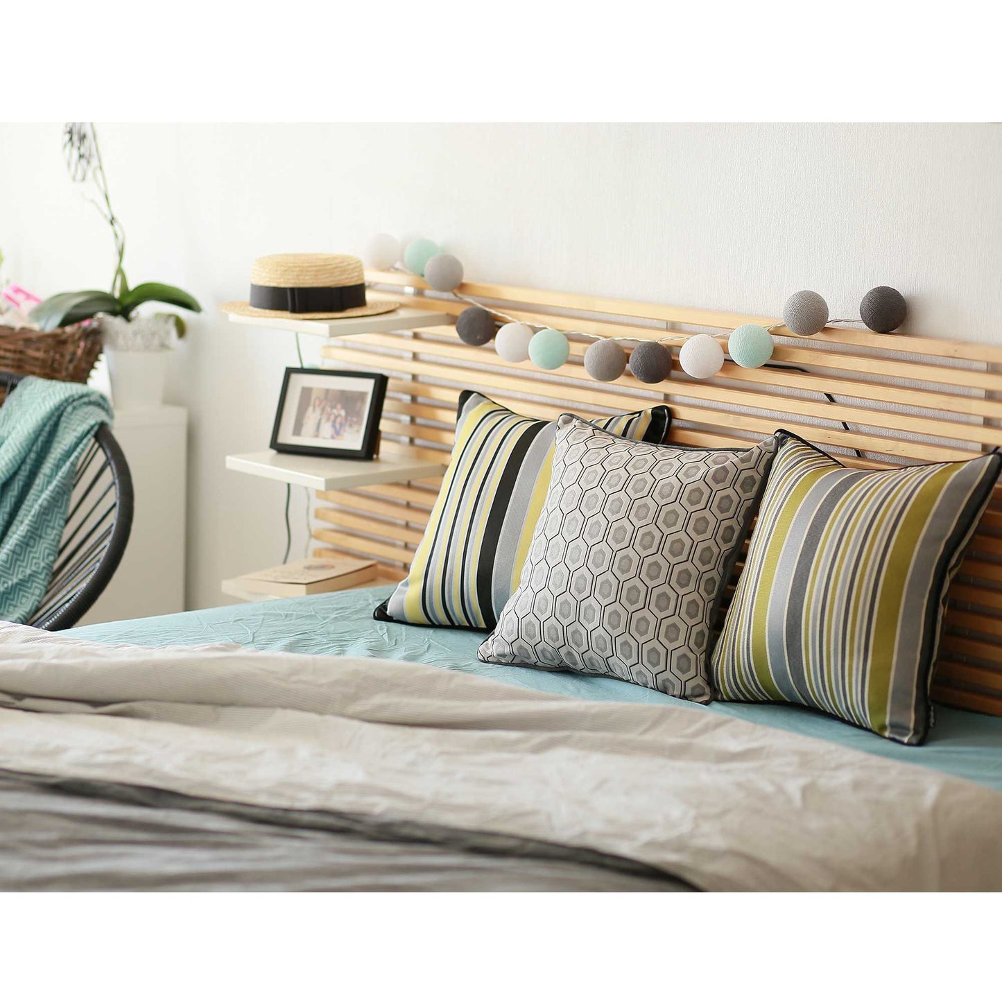 17"X 17" Jacquard Stripe Style Decorative Throw Pillow Cover