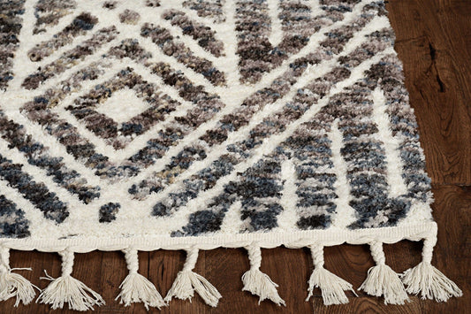 94 X 126 X 1 Grey Or  Ivory  Polyester Rug