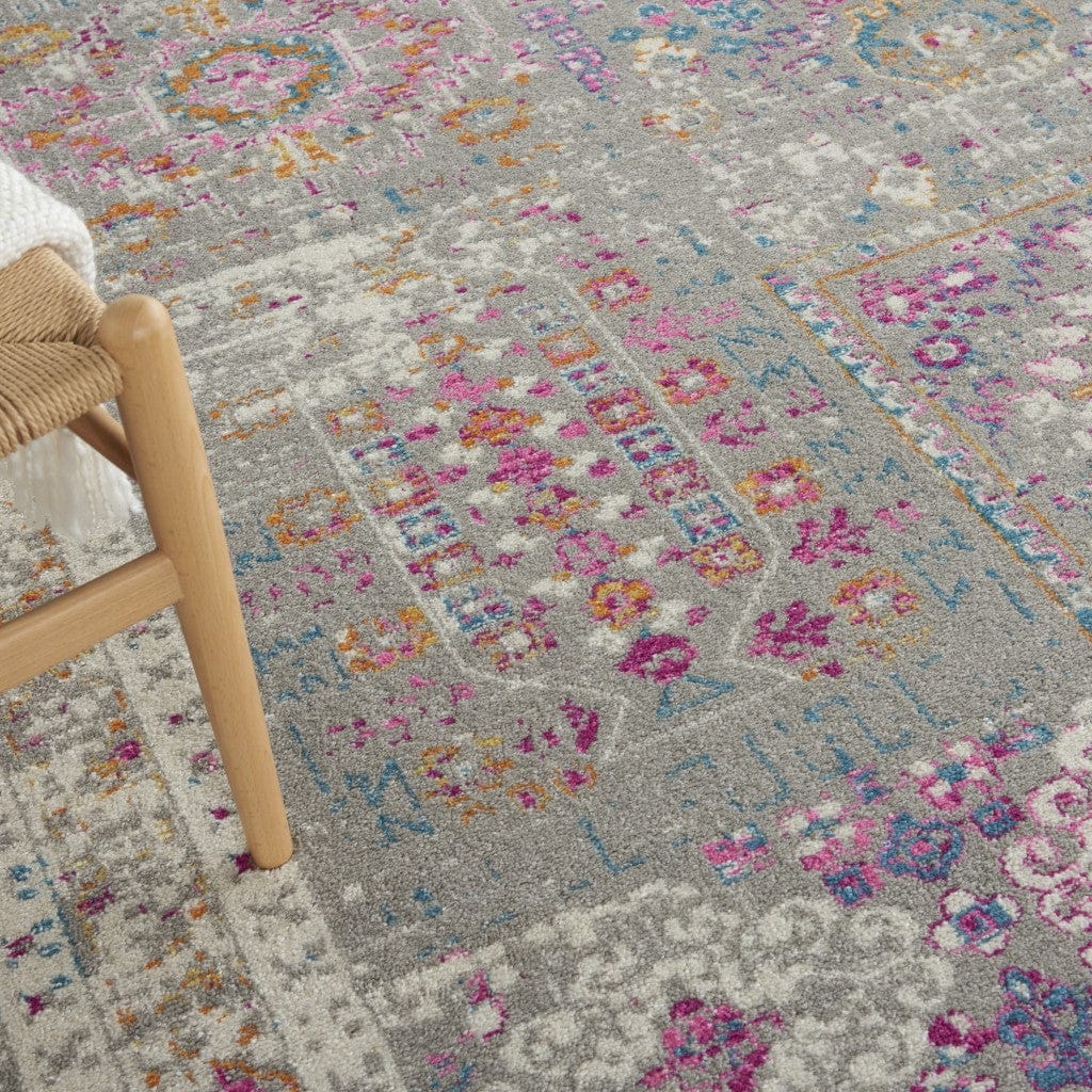 4’ X 6’ Gray Distressed Ornamental Area Rug