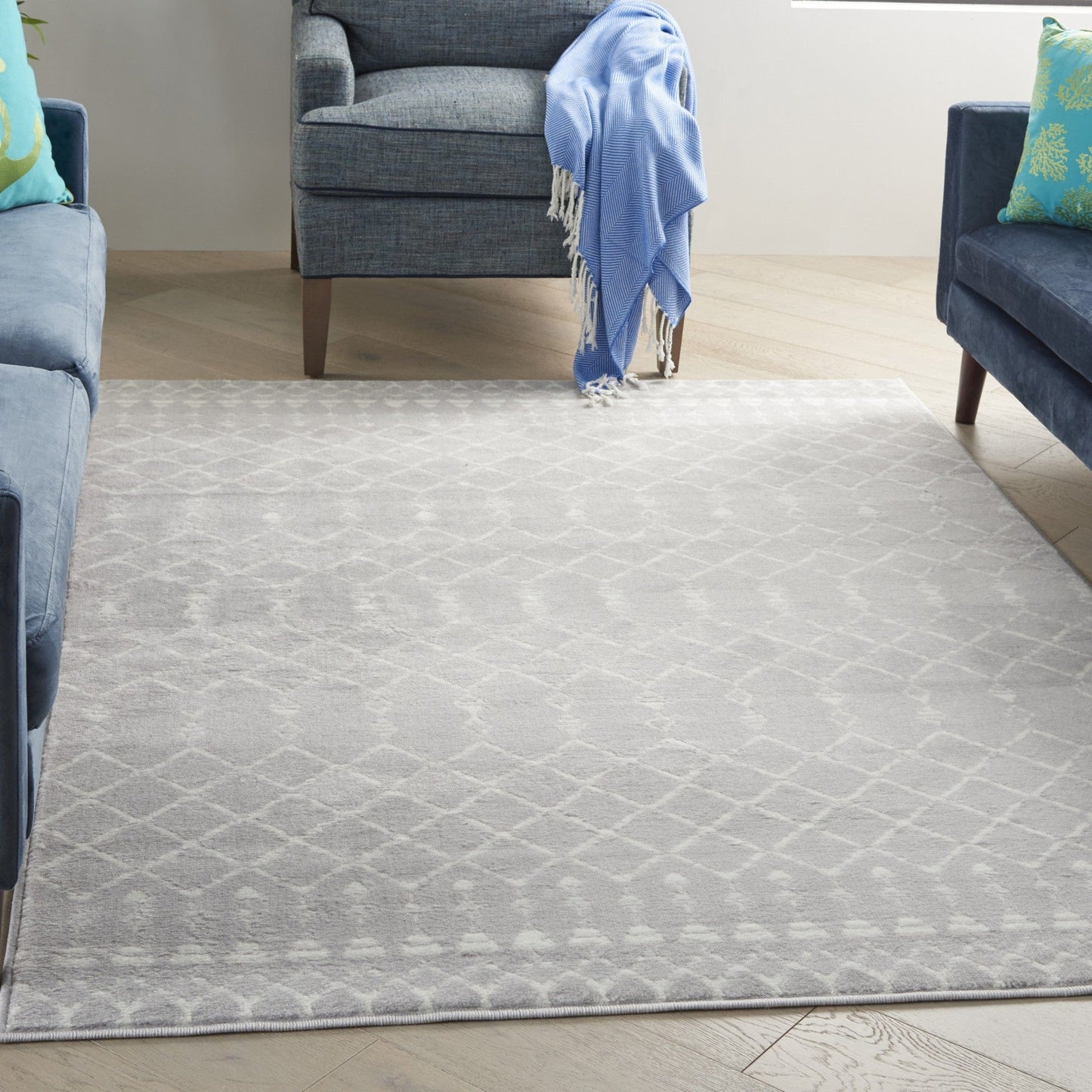 5’ X 7’ Gray And Ivory Berber Pattern Area Rug