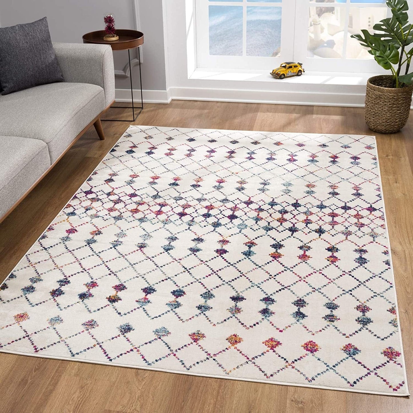2’ X 4’ White Modern Geometric Grid Area Rug