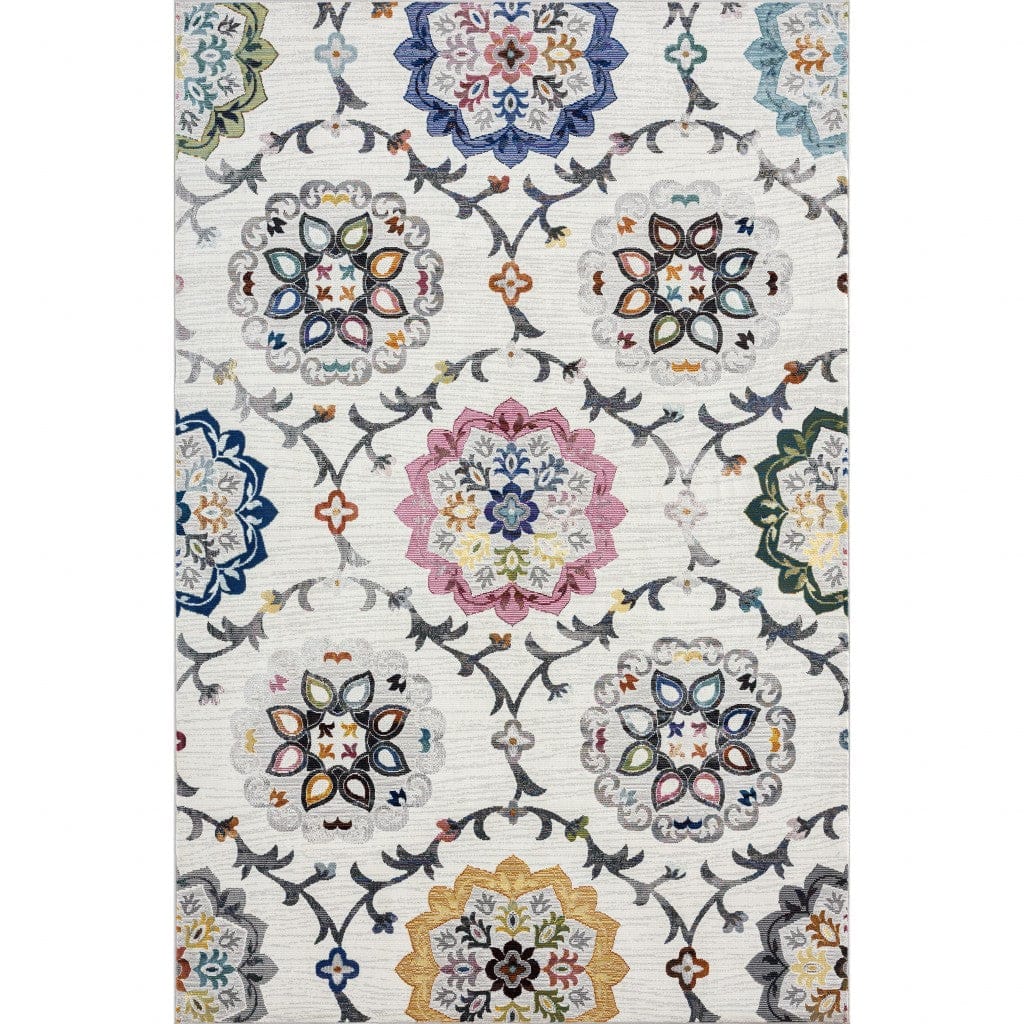 8’ x 10’ White Floral Quatrefoil Area Rug