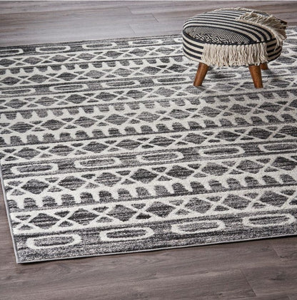 8’ x 10’ Black and White Geometric Area Rug