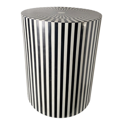 20" Mod Black And Ivory Resin Round End Table