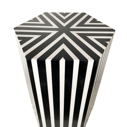 18" Mod Black And Ivory Resin Hexagon End Table