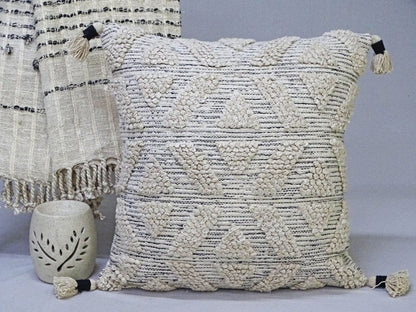 22" X 22" Off White Geometric Zippered Handmade Cotton Blend Throw Pillow With Tassels