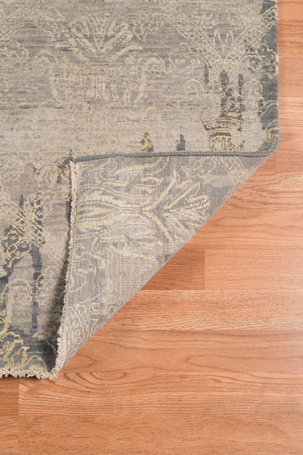 8' X 10' Gray Pearl New Zealand Lambs Wool Damask Distressed Area Rug With Fringe