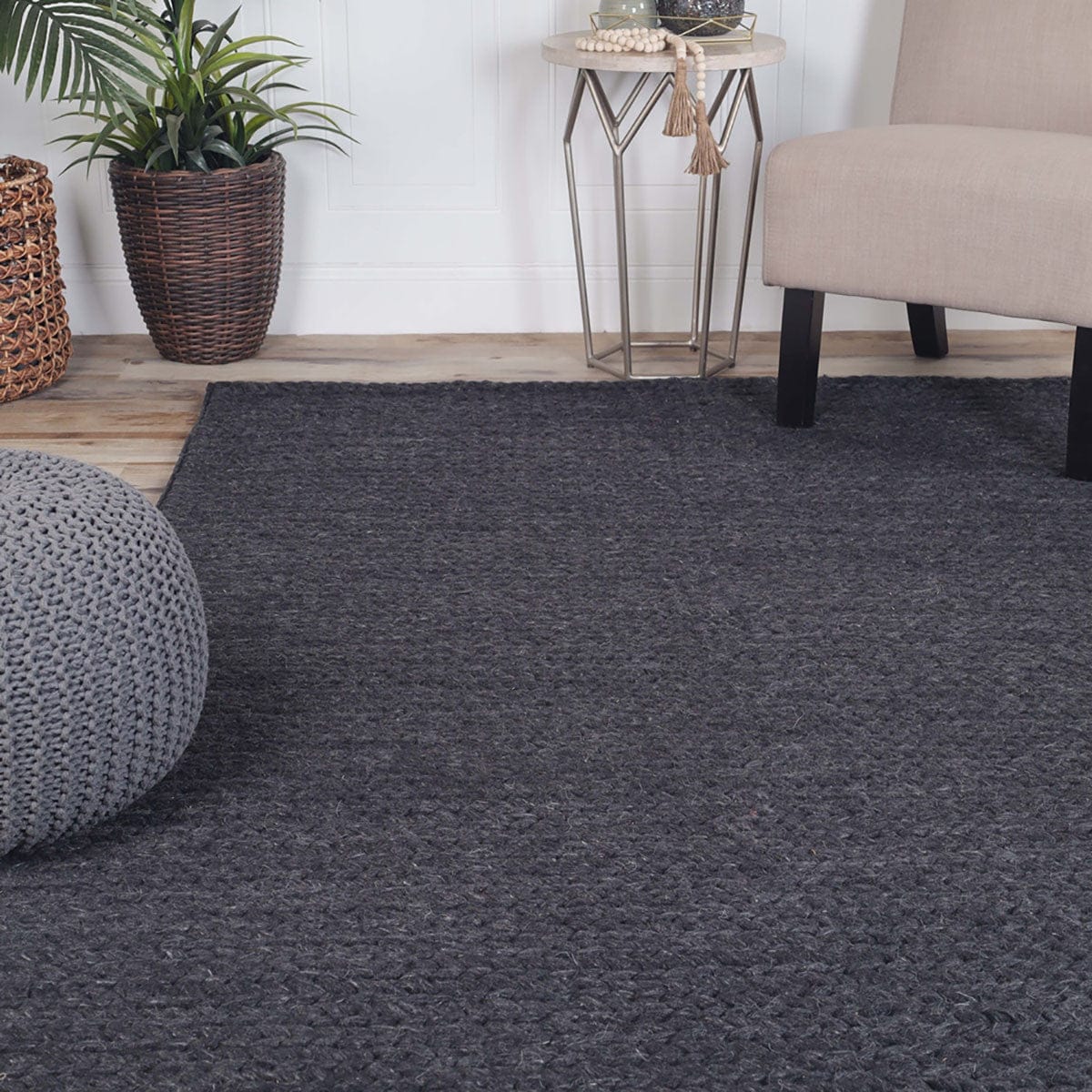 8' X 10' Black Wool Handmade Stain Resistant Area Rug