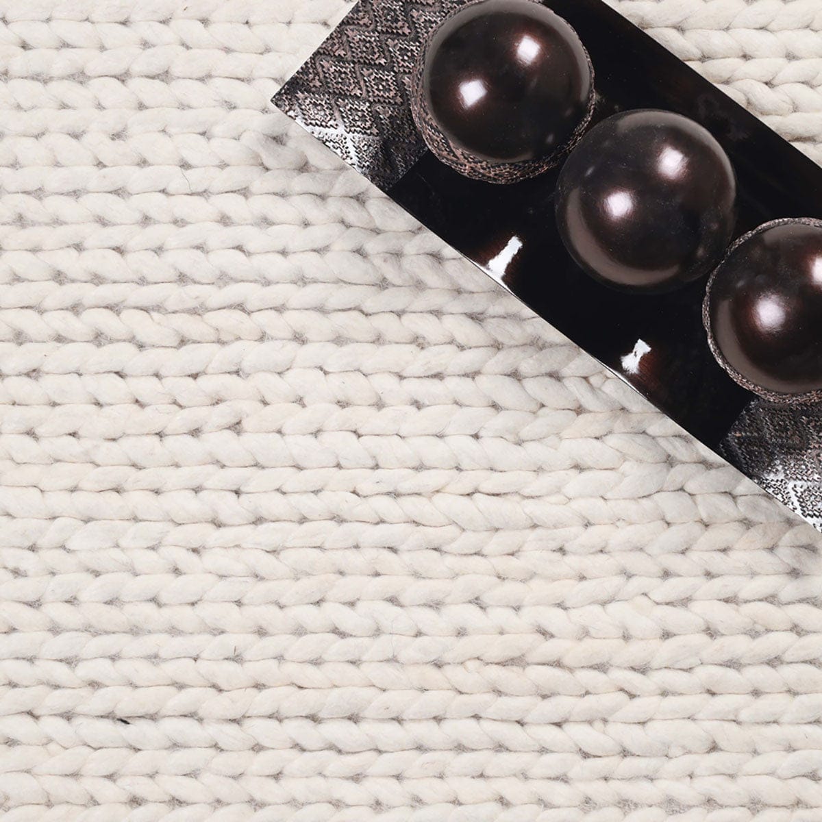 8' X 10' Off White Wool Handmade Stain Resistant Area Rug