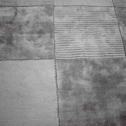 5' X 8' Grey Geometric Hand Woven Stain Resistant Area Rug