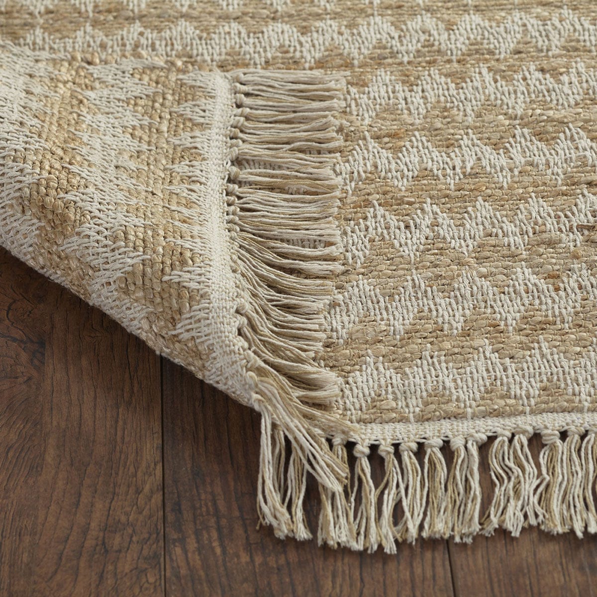 5' X 8' Cream Chevron Hand Woven Stain Resistant Area Rug With Fringe
