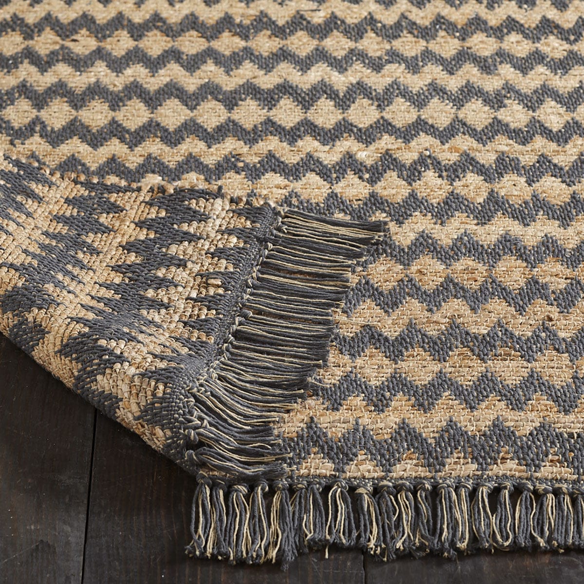 8' X 10' Grey Chevron Hand Woven Stain Resistant Area Rug With Fringe