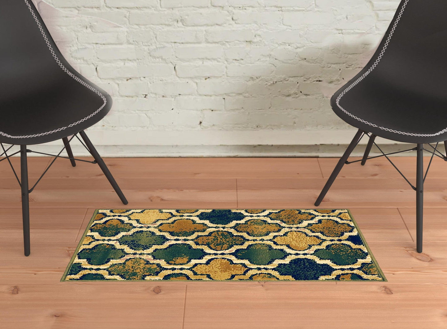 2' X 3' Green Quatrefoil Power Loom Distressed Stain Resistant Area Rug