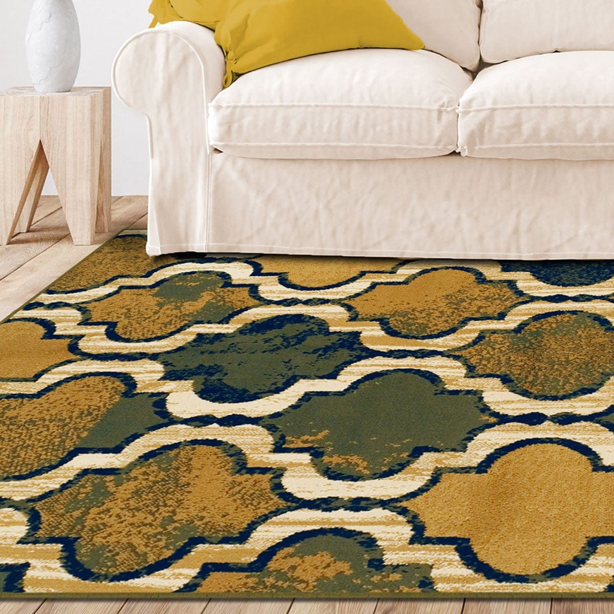 4' X 6' Green Quatrefoil Power Loom Distressed Stain Resistant Area Rug