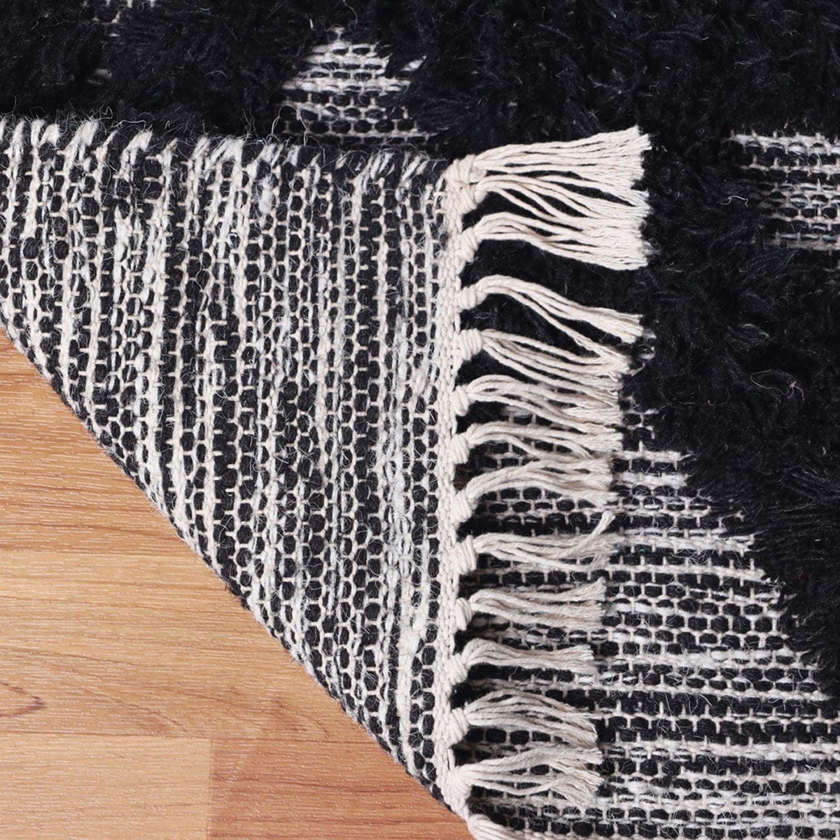 10' Black And Ivory Wool Geometric Flatweave Handmade Stain Resistant Runner Rug With Fringe