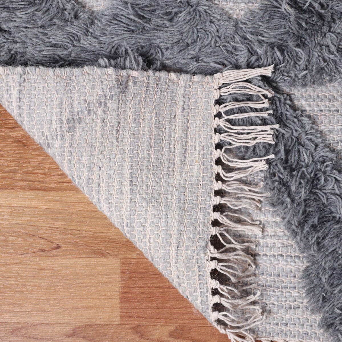 10' Silver And Grey Wool Geometric Flatweave Handmade Stain Resistant Runner Rug With Fringe