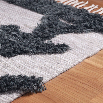 4' X 6' Ivory And Charcoal Wool Geometric Flatweave Handmade Stain Resistant Area Rug With Fringe