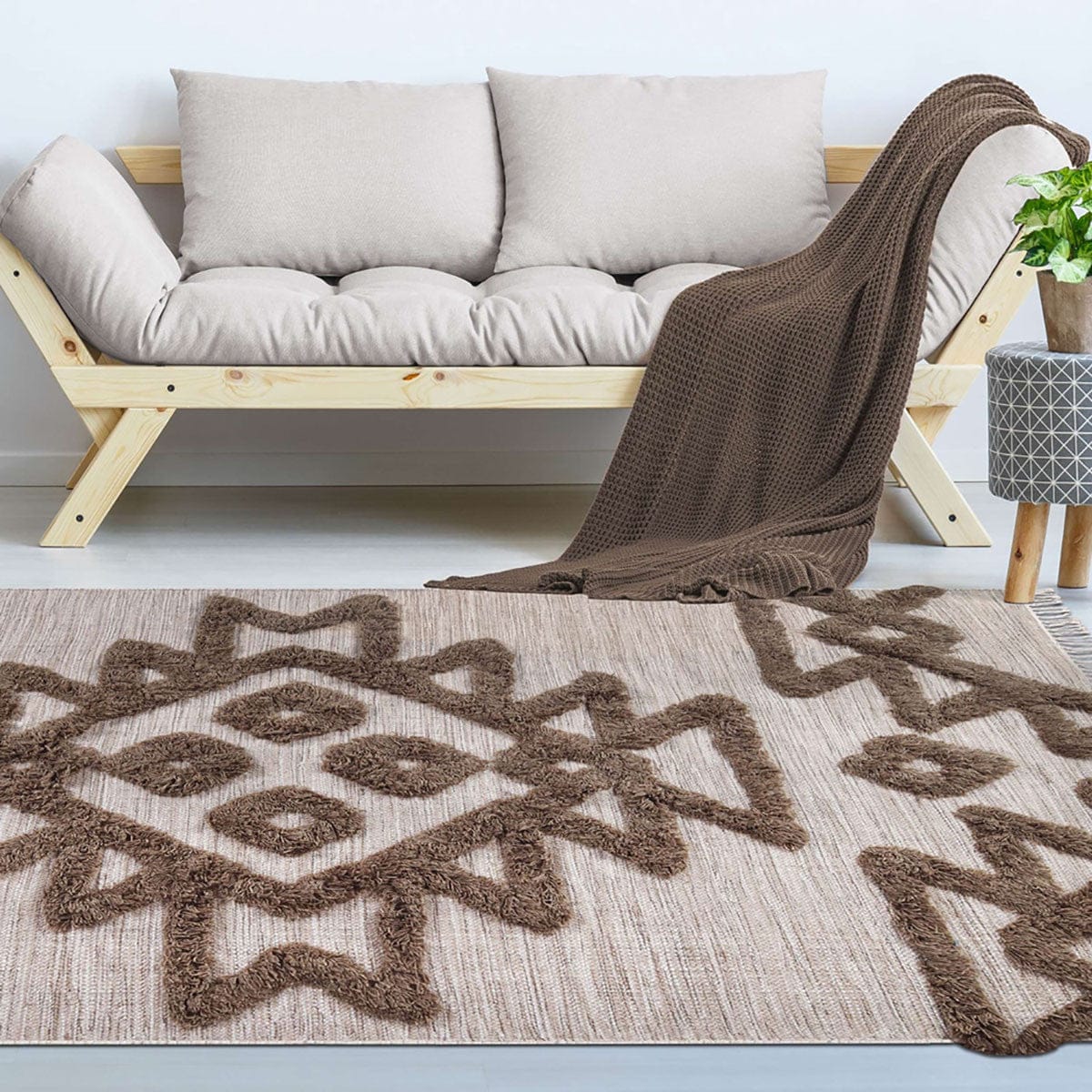 4' X 6' Sand And Taupe Wool Geometric Flatweave Handmade Stain Resistant Area Rug With Fringe