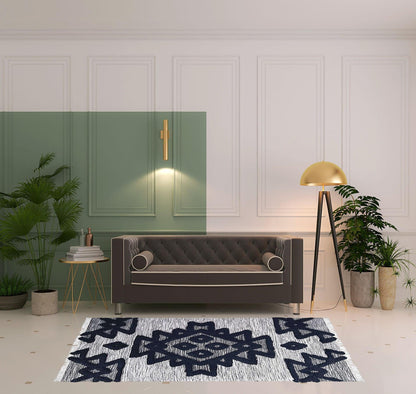 5' X 8' Black And Ivory Wool Geometric Flatweave Handmade Stain Resistant Area Rug With Fringe