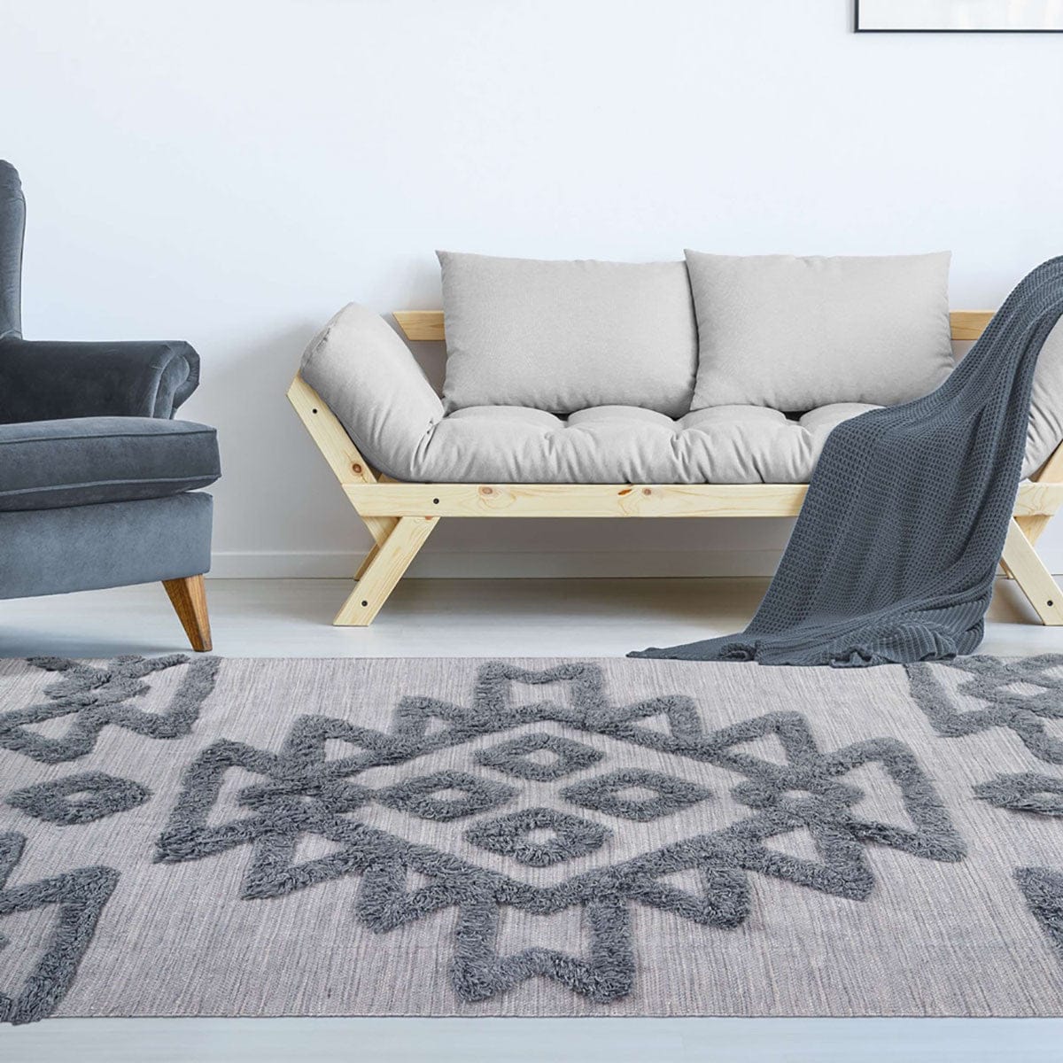 5' X 8' Silver And Grey Wool Geometric Flatweave Handmade Stain Resistant Area Rug With Fringe