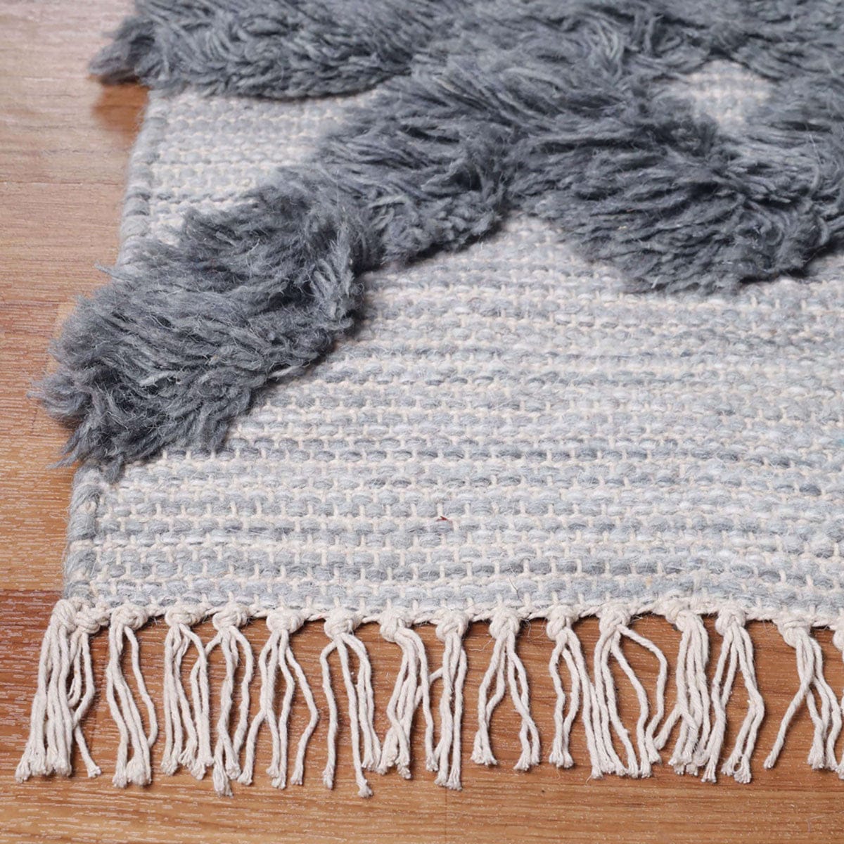 8' X 10' Silver And Grey Wool Geometric Power Loom Stain Resistant Area Rug With Fringe