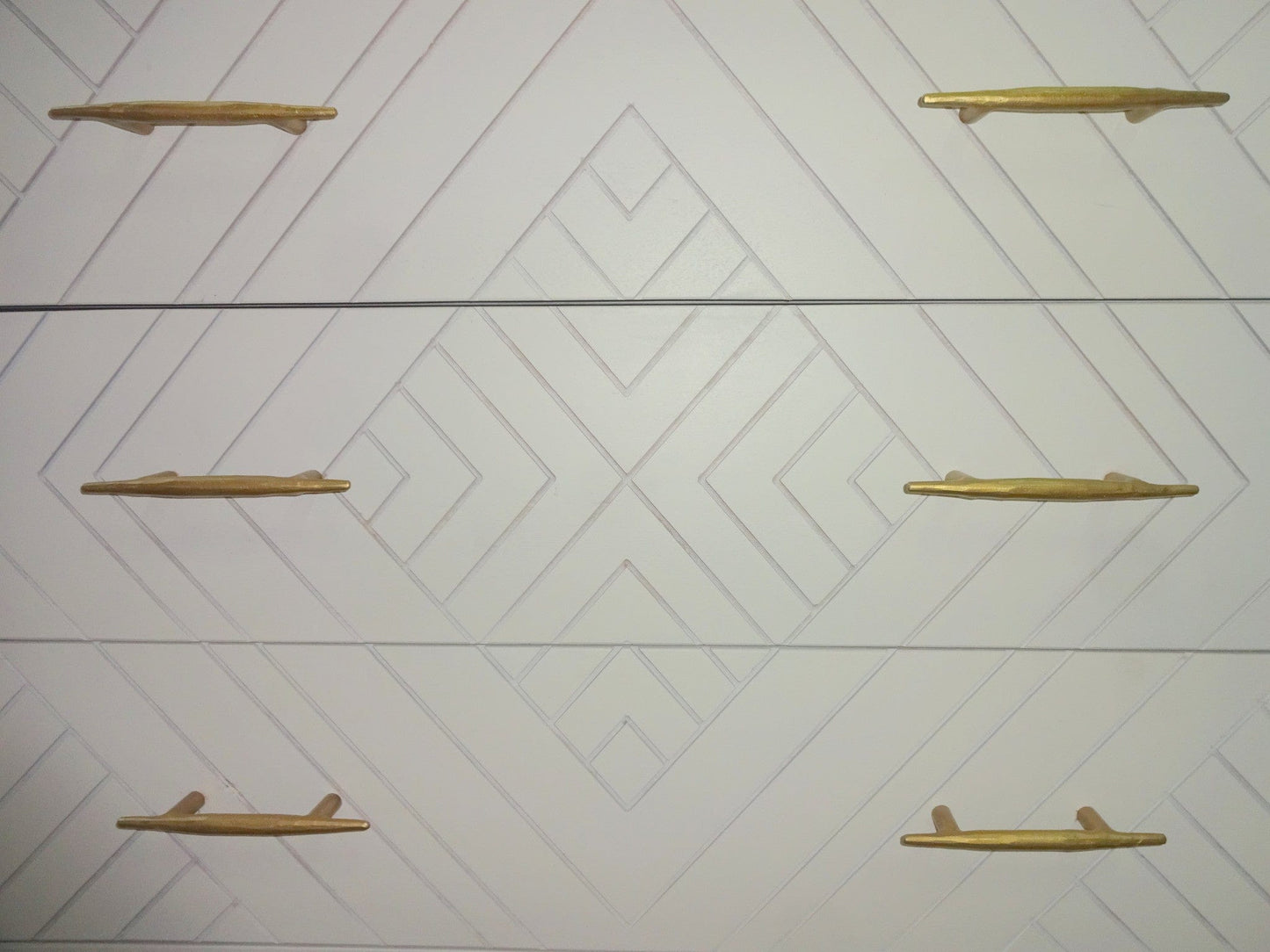 38" Ivory Solid Wood Three Drawer Standard Dresser