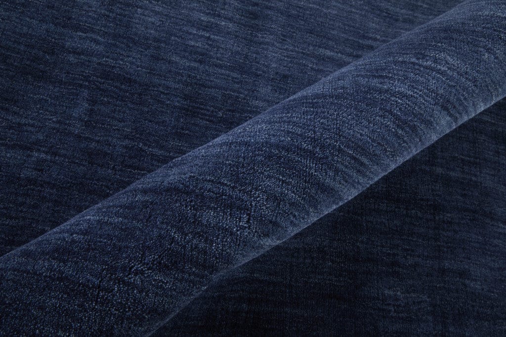 4' X 6' Black Wool Hand Woven Stain Resistant Area Rug