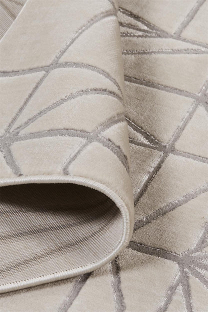 4' X 6' White Silver And Gray Geometric Area Rug