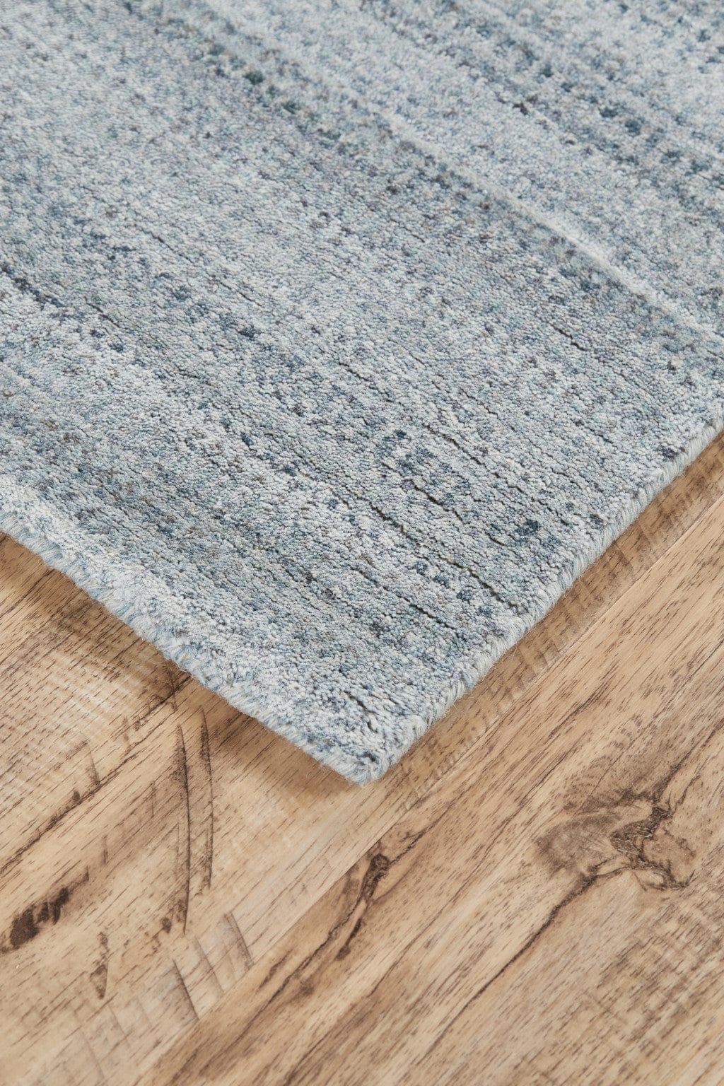 4' X 6' Green Blue And Tan Ombre Hand Woven Area Rug
