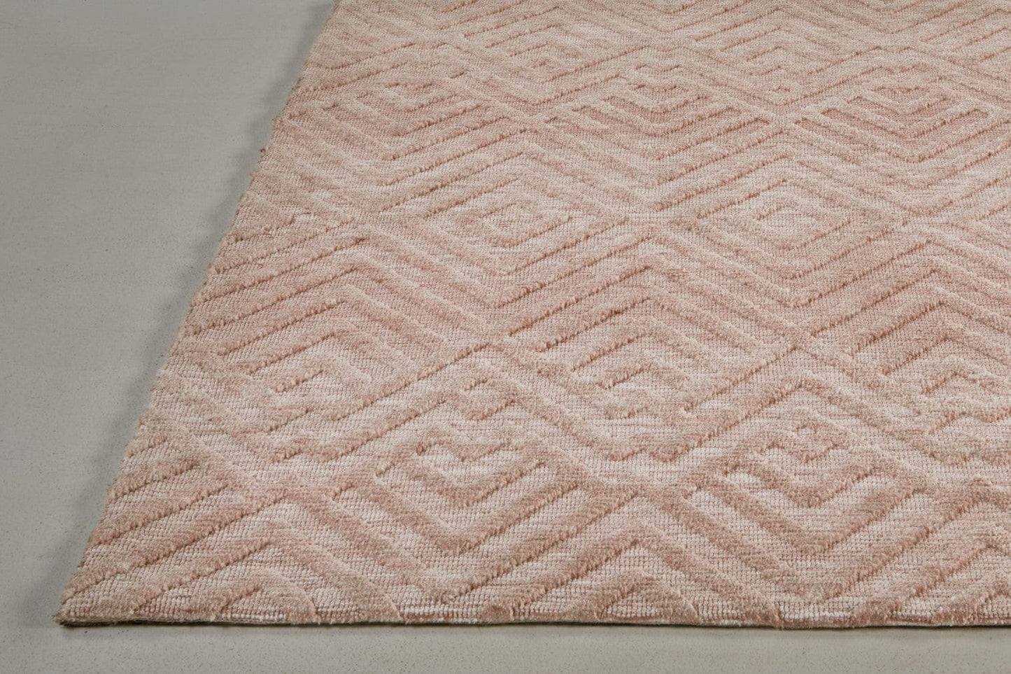 4' X 6' Pink And Ivory Geometric Stain Resistant Area Rug