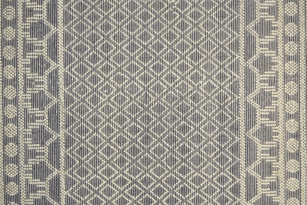 4' X 6' Gray And Ivory Wool Geometric Hand Woven Area Rug With Fringe
