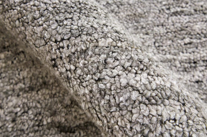 4' X 6' Gray And Black Hand Woven Area Rug