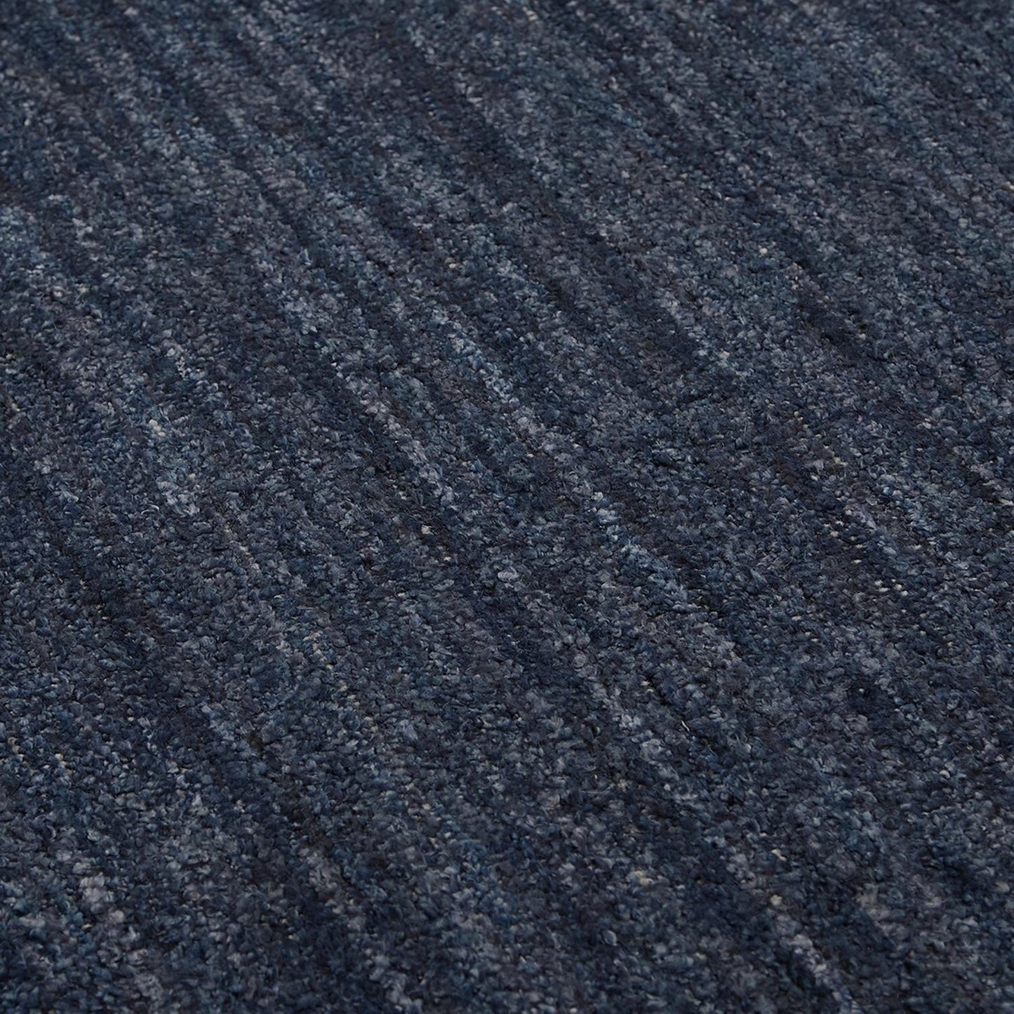 4' X 6' Gray And Black Hand Woven Area Rug